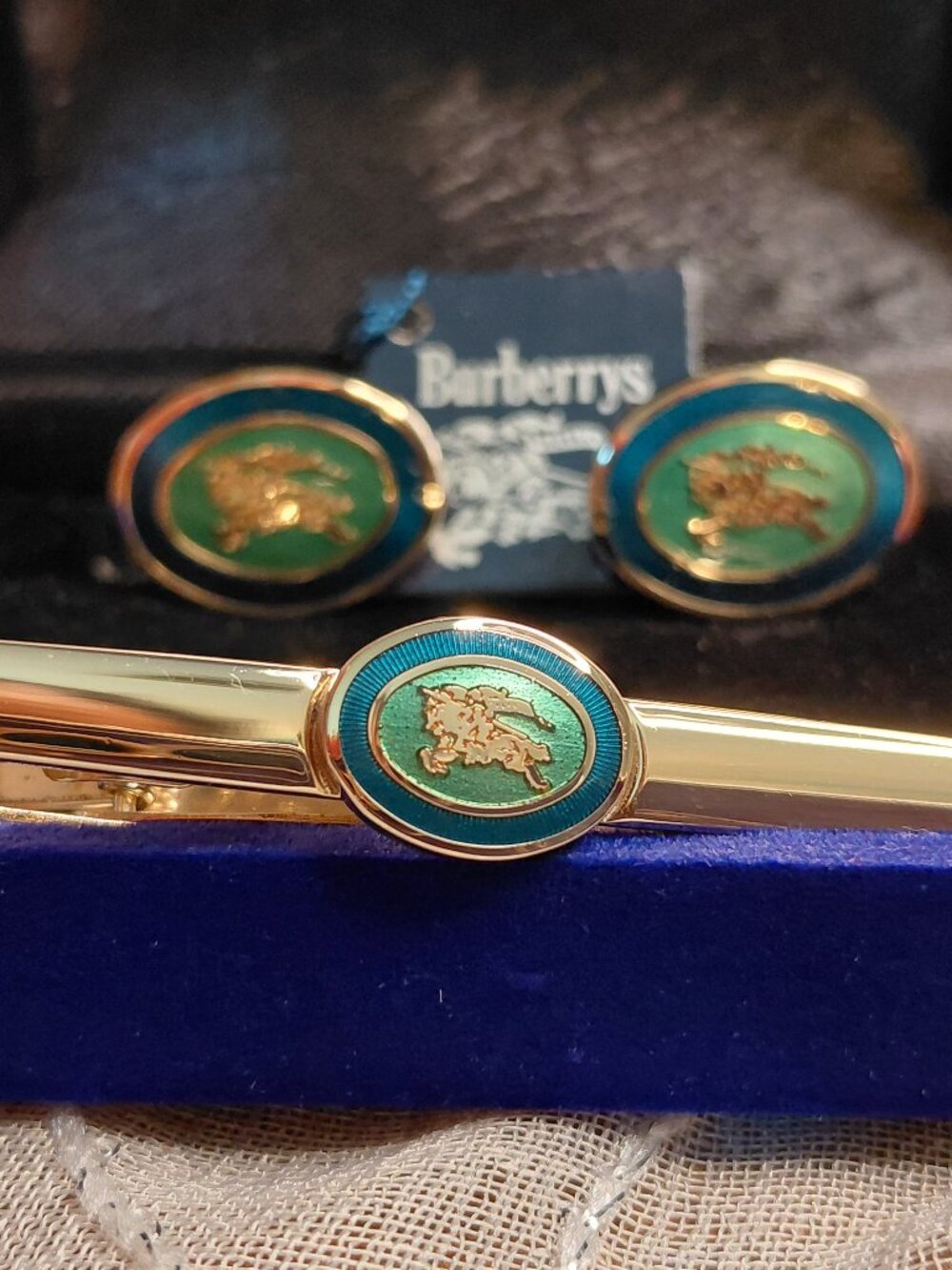 Vintage Burberrys Equestrian Knight Enamel Cufflinks & Tie Bar Set – Boxed